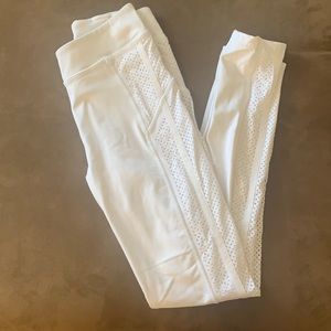 Lululemon Size 2 White Yoga pants
